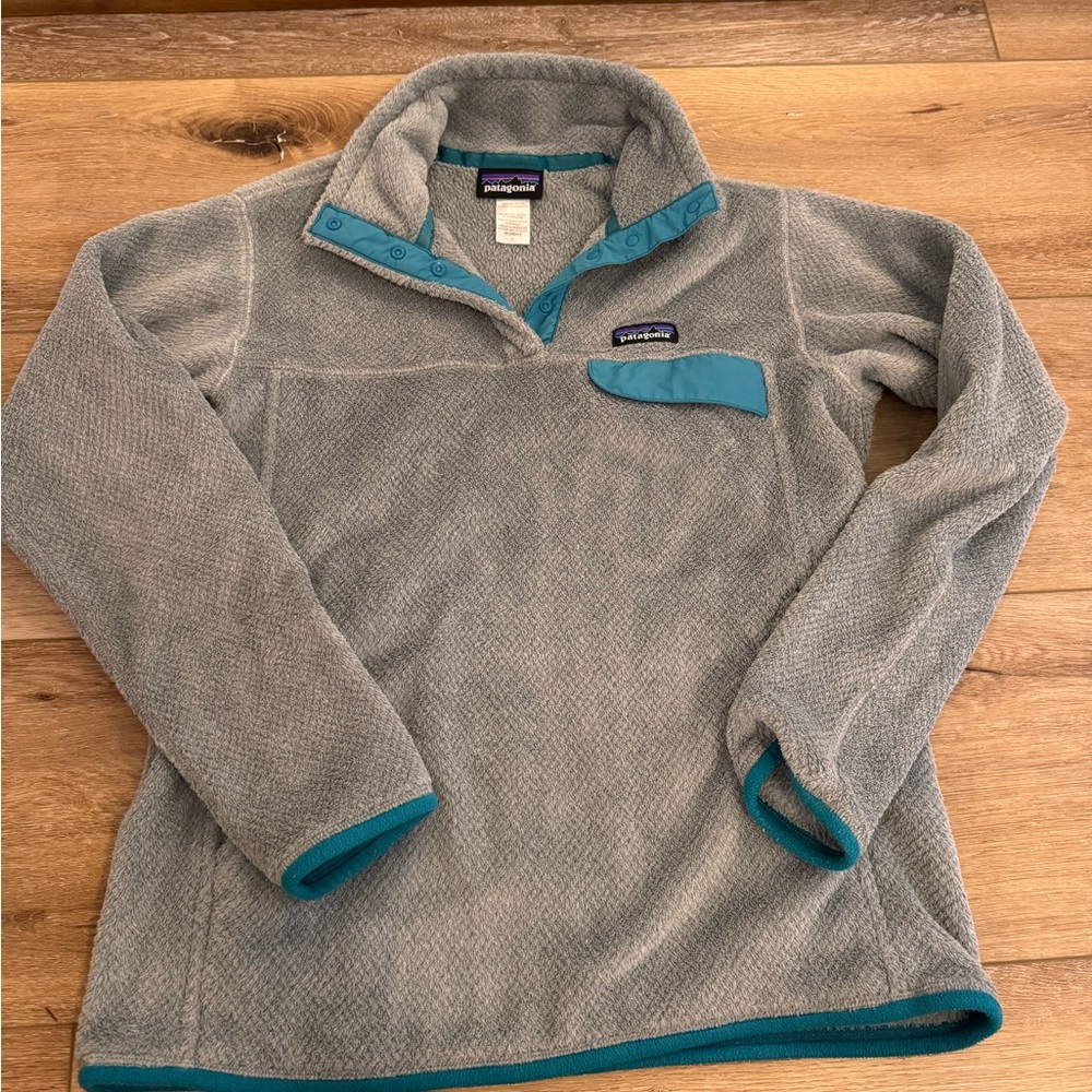 Patagonia Gray and Teal Fleece Pullover